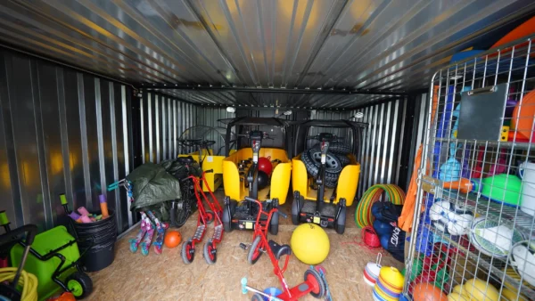 Contenedor de almacenamiento modelo estándar grande de 6 x 4 metros - Image 2