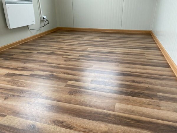 Contenedor 4×2,40m Oficina Jardín privado - Image 4