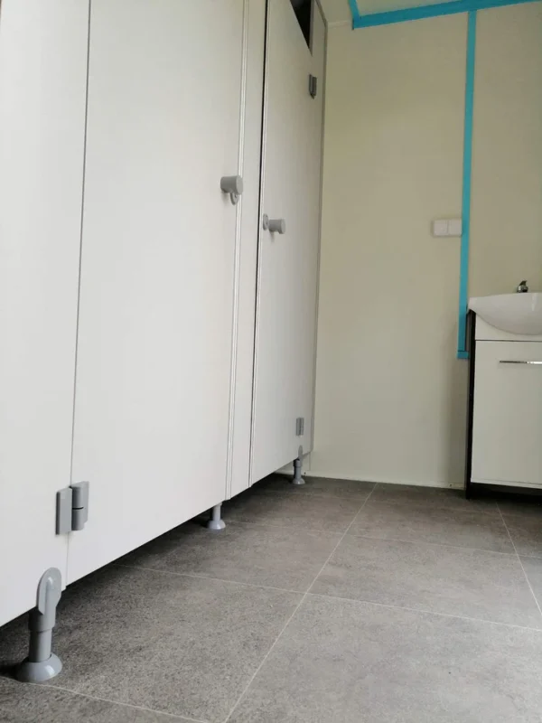 Remolque WC con doble WC 6x2,40 metros. - Image 8